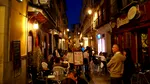 Capitala „tapas” a lumii: strada din Spania cu 22 de baruri și restaurante