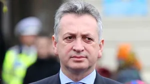 Relu Fenechiu, fost ministru al Transporturilor, adus din închisoare la sediul DNA Ploieşti / Este urmărit penal după ce a luat mită 620.000 euro de la o firmă de software VIDEO