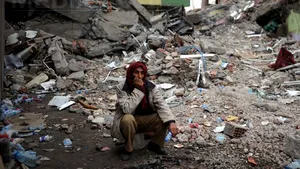 Echipele de intervenţie caută supravieţuitori după cutremurul din Turcia