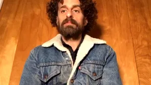 Sfârşit cumplit pentru un cunoscut actor american: Isaac Kappy, faimos pentru roluri în „Thor” şi „Terminator: Salvation” s-a sinucis aruncându-se de pe un pod