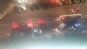 Alertă în Sectorul 3 din Bucureşti. Pompierii au intervenit, după ce la parterul unui bloc a izbucnit un incendiu. FOTO