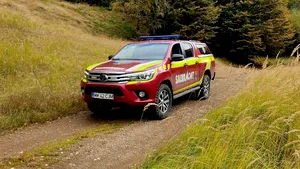Doi tineri ucraineni rătăciţi în Munţii Maramureşului, de peste 24 de ore, sunt răniţi şi obosiţi