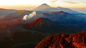 Vulcan activ, în prag de erupție. Autoritățile sunt în stare de alertă