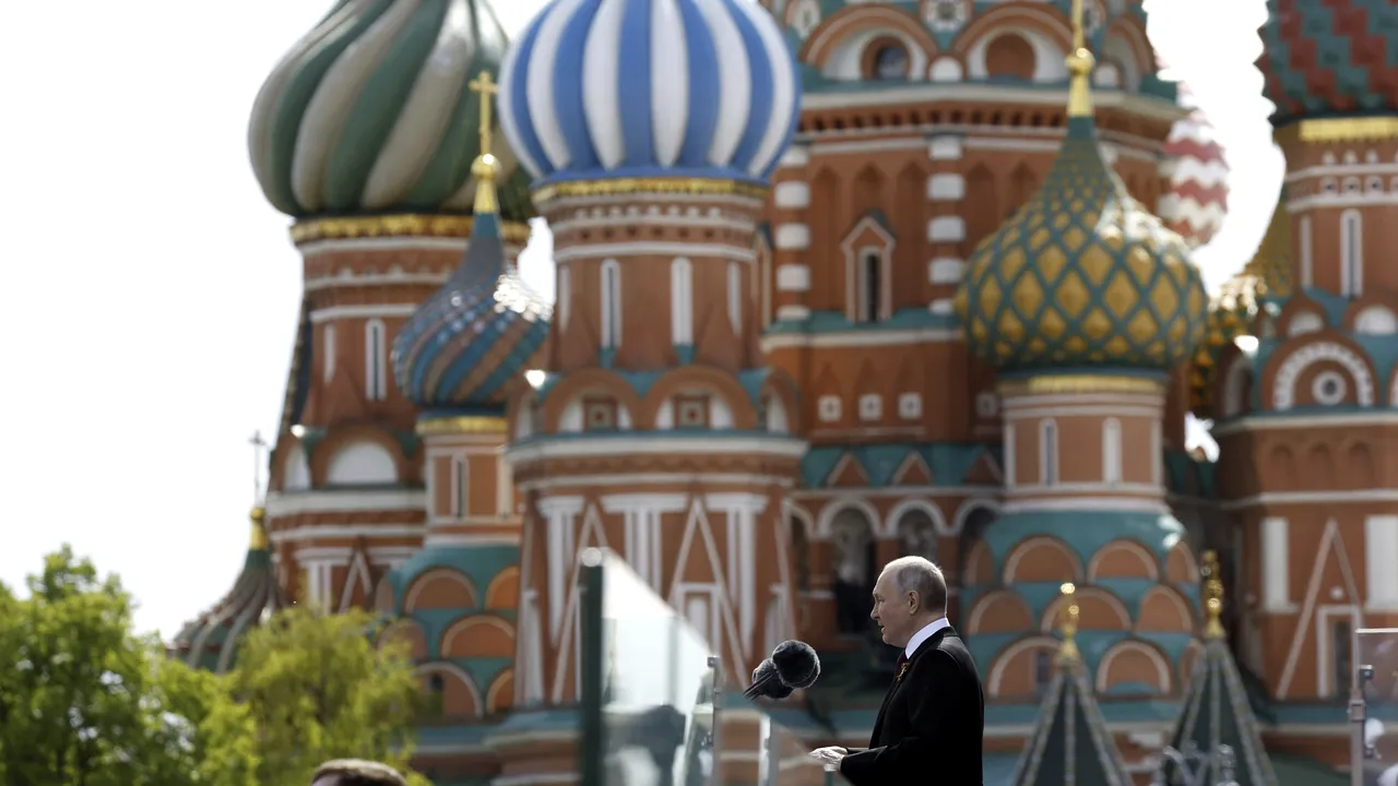 FT: Putin, sfidător la paradă, denunţă un plan pentru destrămarea Rusiei / Ursula von der Leyen crede că Rusia a eşuat