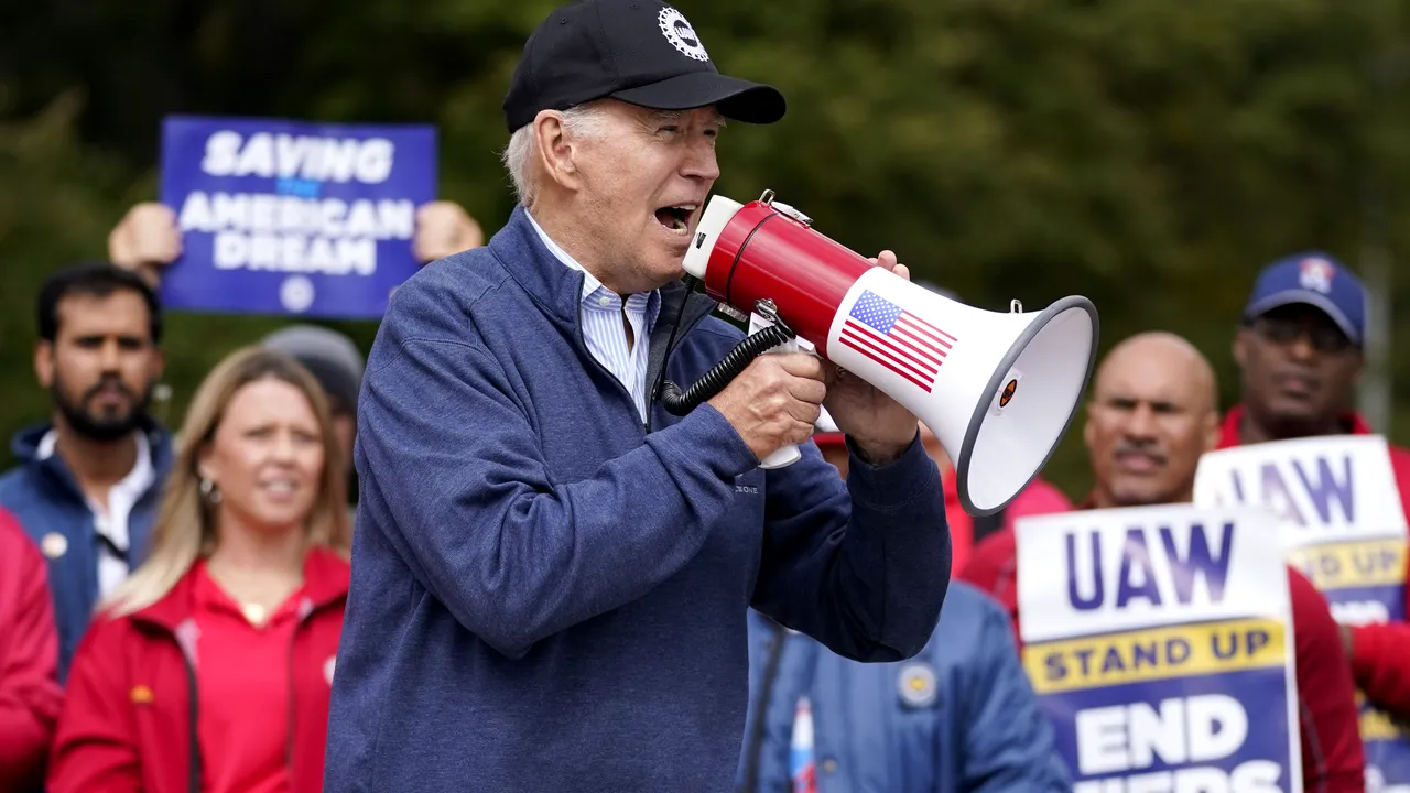 Biden, despre blocajul guvernamental care ar putea arunca America în haos: ,,mingea este la republicanii din Congres