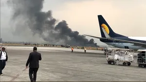 Un avion de pasageri s-a prăbuşit în apropierea aeroportului din Kathmandu: 71 de persoane se aflau la bord