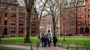 Administrația Trump retrage dreptul Universității Harvard de a înscrie studenți internaționali