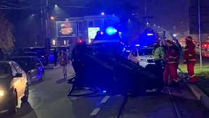 Grav accident în Craiova, după ce un şofer nu a acordat prioritate: Doi copii, printre răniţi. FOTO