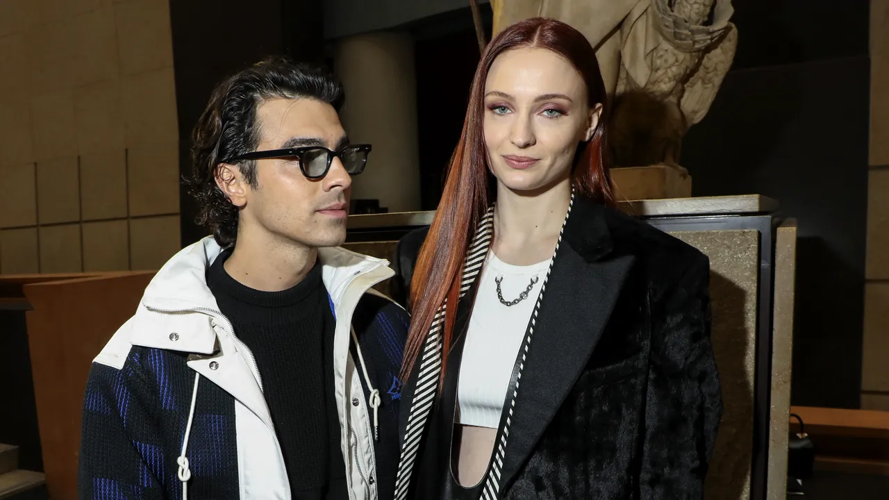 Cântăreţul Joe Jonas şi actriţa Sophie Turner divorţează după patru ani de căsnicie