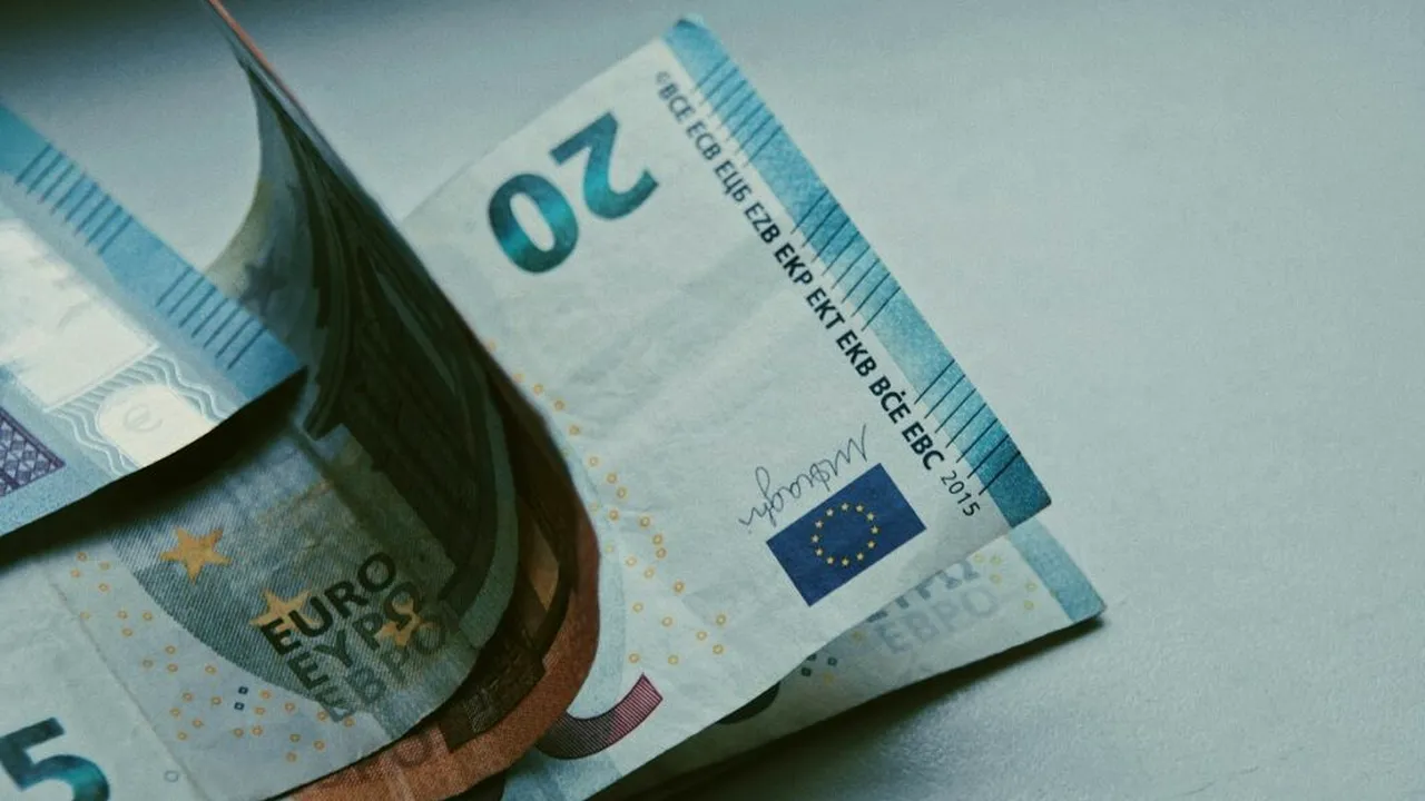 Facturile la electricitate în Spania continuă să scadă și sunt printre cele mai mici din Europa