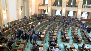 Politicienii care taxează bâlbele autorităţilor în criza noului coronavirus şi cer un plan pentru repornirea economiei