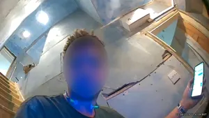 Tânăr din Neamţ, reţinut după ce a furat 44.000 de euro din locuinţa unor rude din Gorj