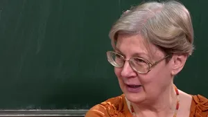 INTERVIU | Florina Rogalski, profesoară cu 40 de ani de carieră: Informaţia pe care o vezi, nu o deţii. Fără reţea, ea a pierit