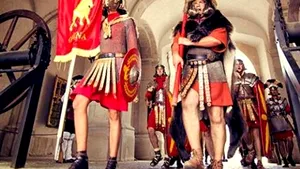 Mureş: Paradă a unei unităţi de cavalerie din legiunea romană, la Festivalul de la Călugăreni