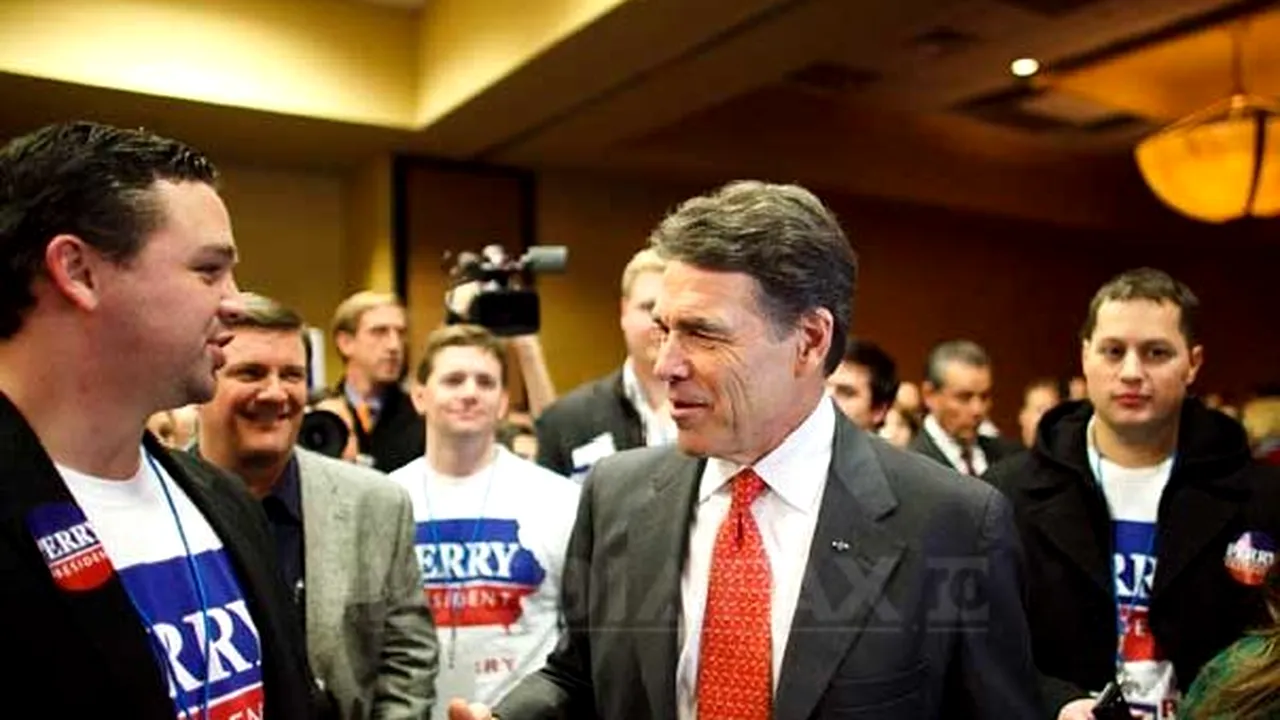 Rick Perry se întoarce în Texas pentru a-şi reexamina candidatura la Casa Albă