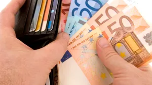 Zile libere în plus şi primă de 700 de lei, de Paşte, pentru angajaţii Complexului Energetic Oltenia