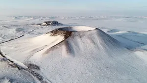 Descoperire inedită: Un șir imens de vulcani stinși, localizat în subsolul Chinei