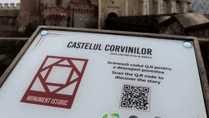 Ministerul Turismului: Plăcuţele clasice de promovare turistică, înlocuite cu unele cu cod QR