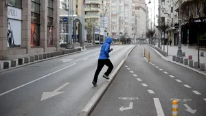 De sâmbătă, Calea Victoriei redevine pietonală în weekend