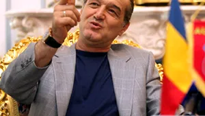 Gigi Becali, lovit în figură cu o pungă de seminţe la plecarea de la stadionul din Craiova