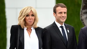 Emmanuel Macron, ţinta criticilor din cauza planului de a-i oferi soţiei sale titlul oficial de Prima doamnă