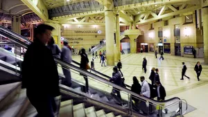 Scările rulante de la metroul din Paris sunt prea late. Înlocuirea lor costă 6 milioane de euro