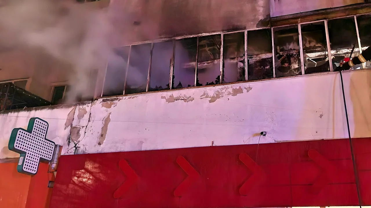 Incendiu puternic într-un bloc din Giurgiu. Panică între locatari