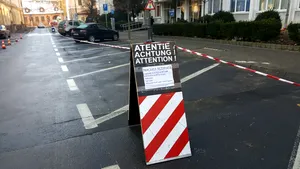 Aproape 100 de parcări din preajma BEJ Sibiu au fost închise pentru buna desfăşurare a alegerilor. Şoferii sunt revoltaţi