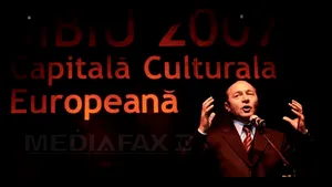 Iohannis: Dacă Băsescu ar fi dorit titlul de cetăţean de onoare al Sibiului, ar fi venit să îl ridice