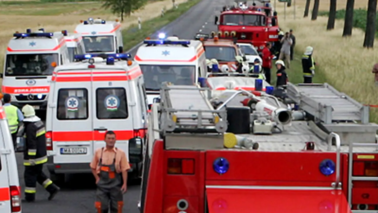 Zece răniţi într-un accident provocat de un microbuz românesc în Ungaria