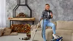 Răzbunarea leneșilor: Dai cu aspiratorul? Urci scările? Felicitări, tocmai ți-ai prelungit viața