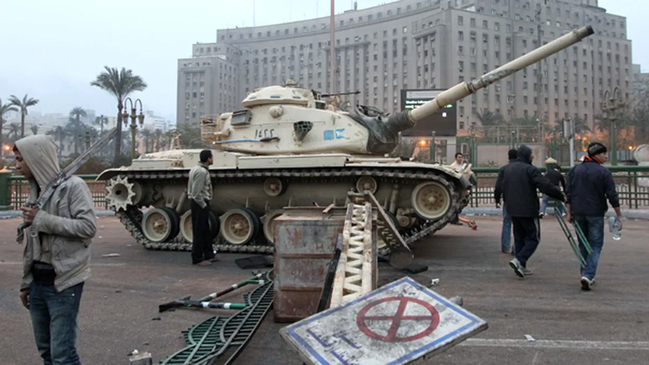 Armata egipteană anunţă că nu se va substitui voinţei poporului