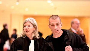 Activistul Piotr Pavlenski şi partenera sa au fost reţinuţi în ancheta privind retragerea lui Griveaux