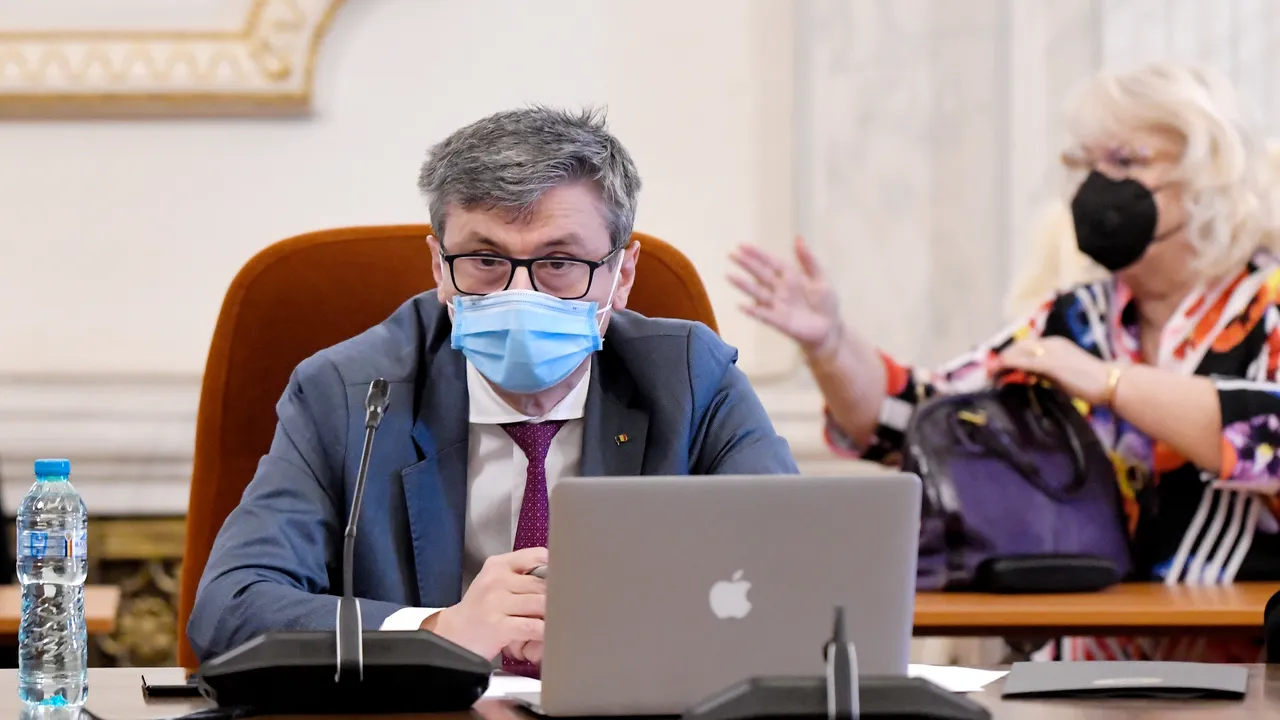 Noi informaţii despre perioada în care oamenii pot alege un contract de energie electrică. Piaţa se liberalizează de la 1 ianuarie