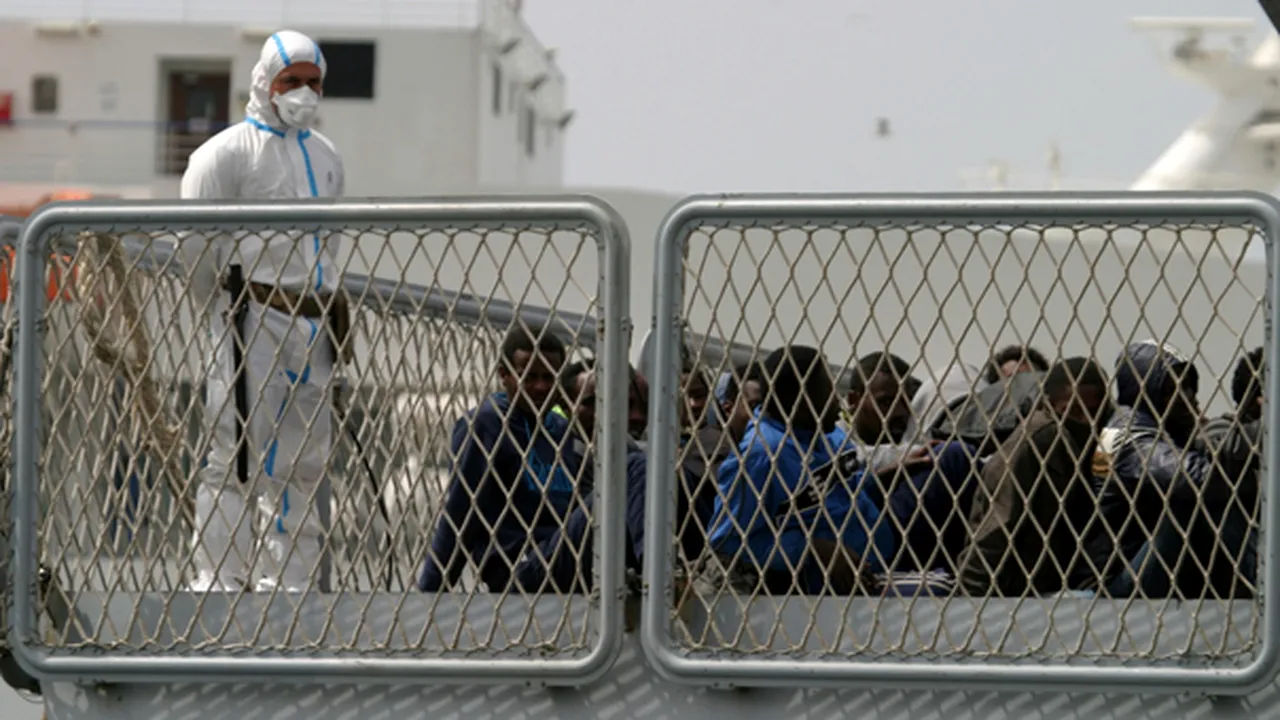 Un vas cu imigranţi a plecat din insula greacă Kos către Grecia continentală