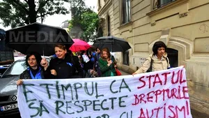 Protest la Ministerul Muncii şi la Guvern, pentru respectarea drepturilor persoanelor cu autism