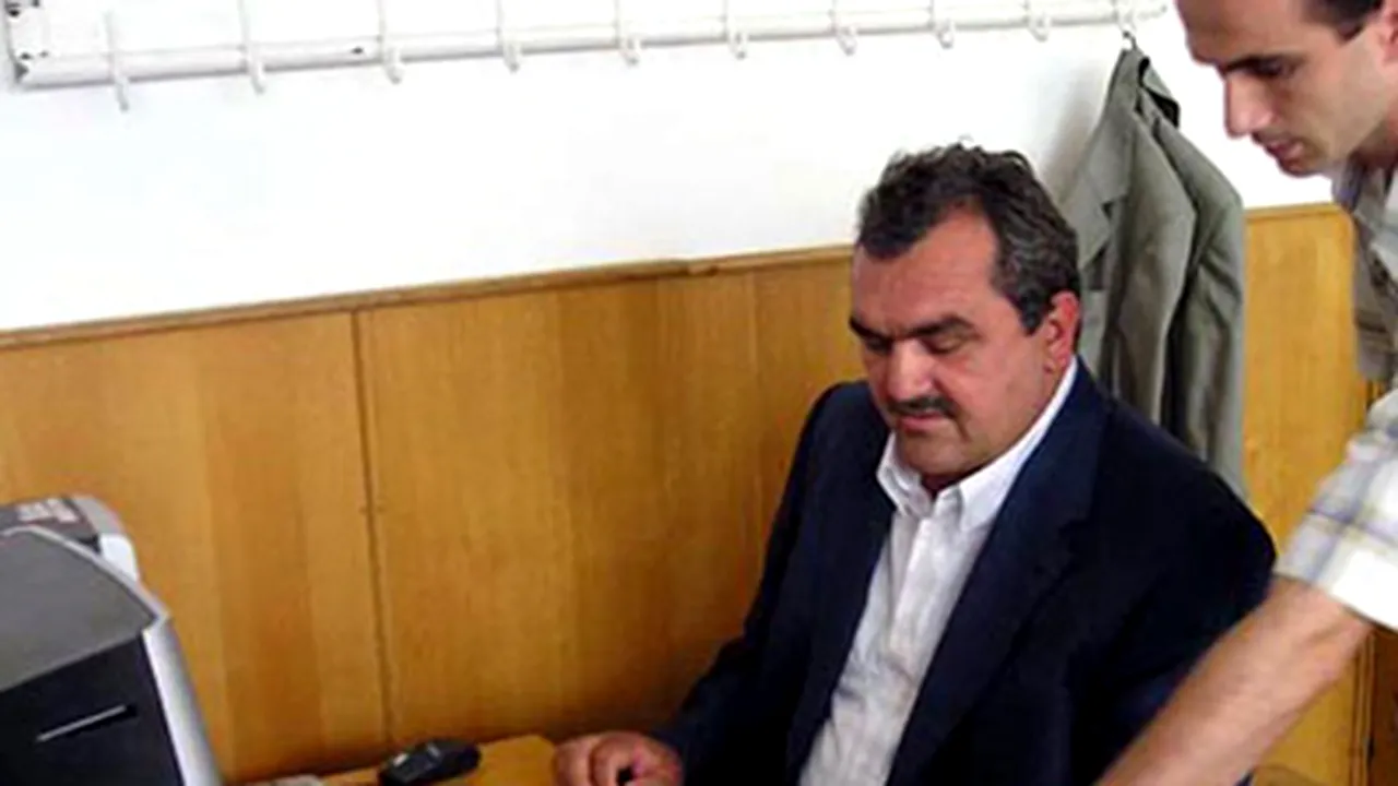 Mitrea recunoaşte că a plătit oameni care înjurau adversarii politici pe forum