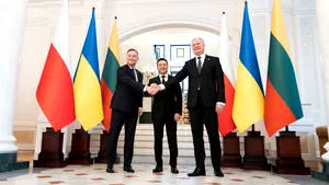 Polonia, Lituania şi Ucraina cer noi sancţiuni contra Rusiei / Moscova avertizează NATO