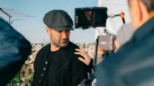 Smiley lansează „Locul sfinţeşte omul”, primul episod din serialul său muzical, „Mai mult de-o viaţă