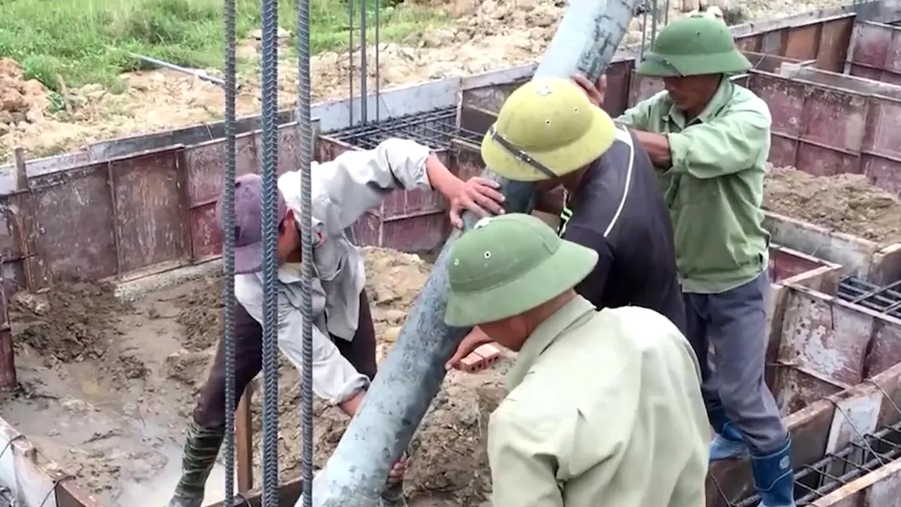 Patronii firmelor de construcţii continuă să aducă muncitori din Asia, dar cu verificări suplimentare 
