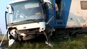 Nine Injured In Bus-Train Collision North Romania