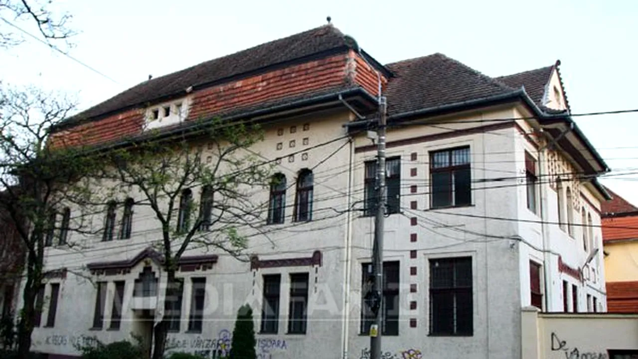 ANCHETĂ: Familia Cârpaci, care a preluat o clădire a Spitalului de Copii Timişoara, are 144 de proprietăţi - FOTO