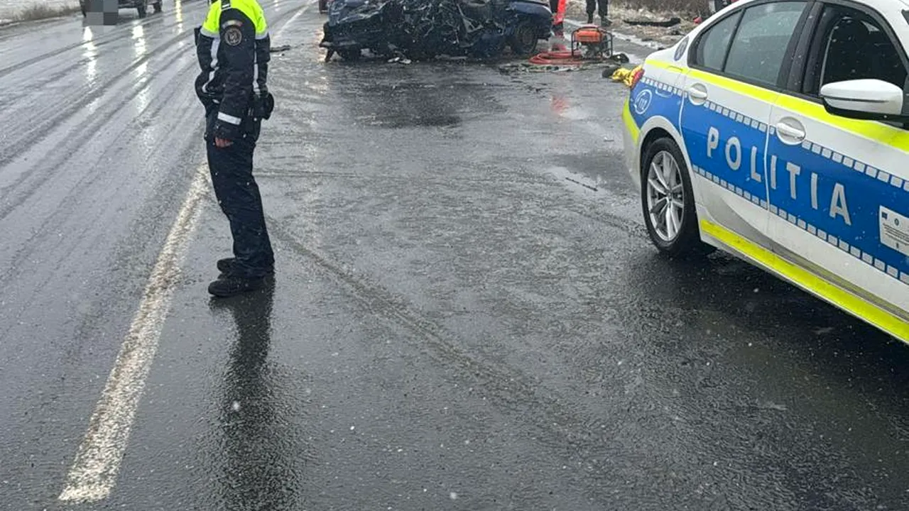 Ambulanţă implicată într-un accident grav pe DN 2, în Vrancea: o persoană a murit, mai multe sunt rănite/ Încă o persoană a murit