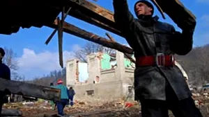 Mateeşti: Autorităţile au început demolarea celei de-a opta case