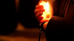 Peste 10.000 de persoane, la slujba de sfinţire a Catedralei ”Naşterea Domnului” din Suceava