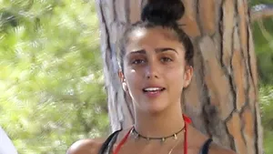 Lourdes Leon, fiica Madonnei, în vacanţă pe Coasta de Azur împreună cu mama ei - FOTO