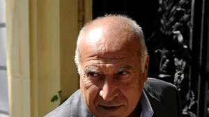 Voiculescu propune formarea unui Guvern din umbră al Opoziţiei
