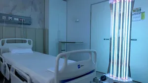 Unic în regiunea Moldovei. Sălile de operaţie ale Spitalului de Urgenţă din Galaţi, dezinfectate de roboţi