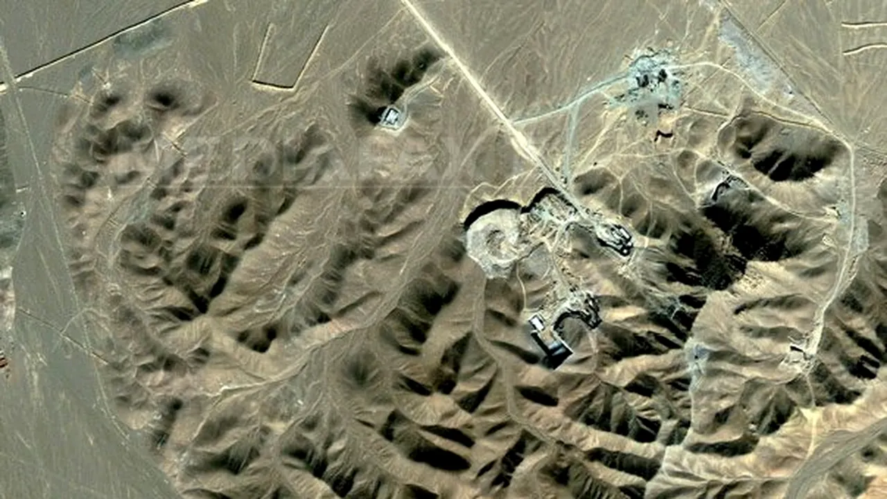 Iranul ar fi descoperit un dispozitiv de spionaj camuflat într-o rocă la instalaţia nucleară Fordo