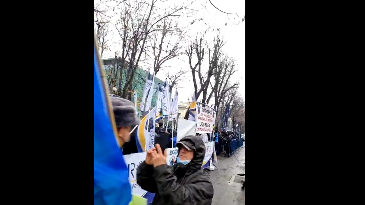 Protest la sediul PSD. O delegaţie a sindicaliştii Europol a intrat la discuţii cu Marcel Ciolacu